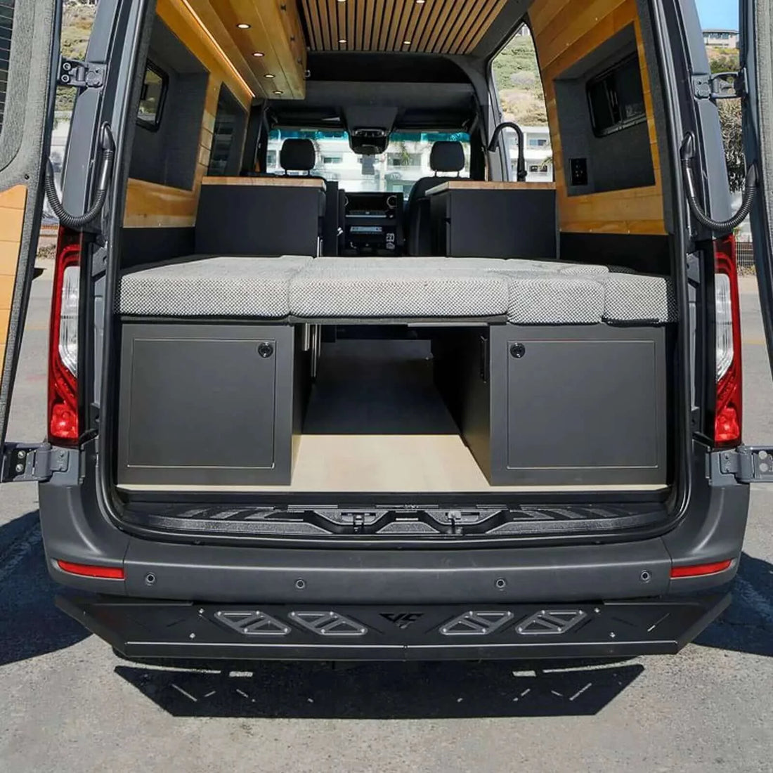 Sprinter with rear doors open with VS rear step